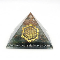 Glow In Dark GID Labradorite Chips Orgone Pyramid With Lotus Flower Of Life