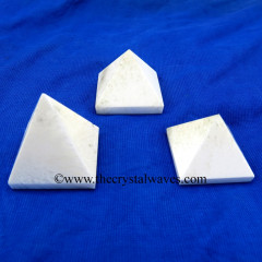 Scolecite 25 - 35 mm pyramid