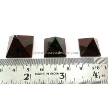 Blood Stone 15 - 25 mm wholesale pyramid