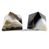 Black Banded Onyx Chalcedony less than 15mm pyramid 